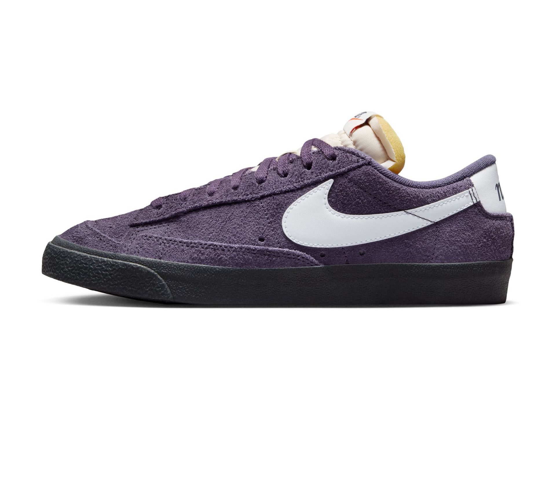 Image #1 of W BLAZER LOW VINTAGE 77 PURPLE SUEDE