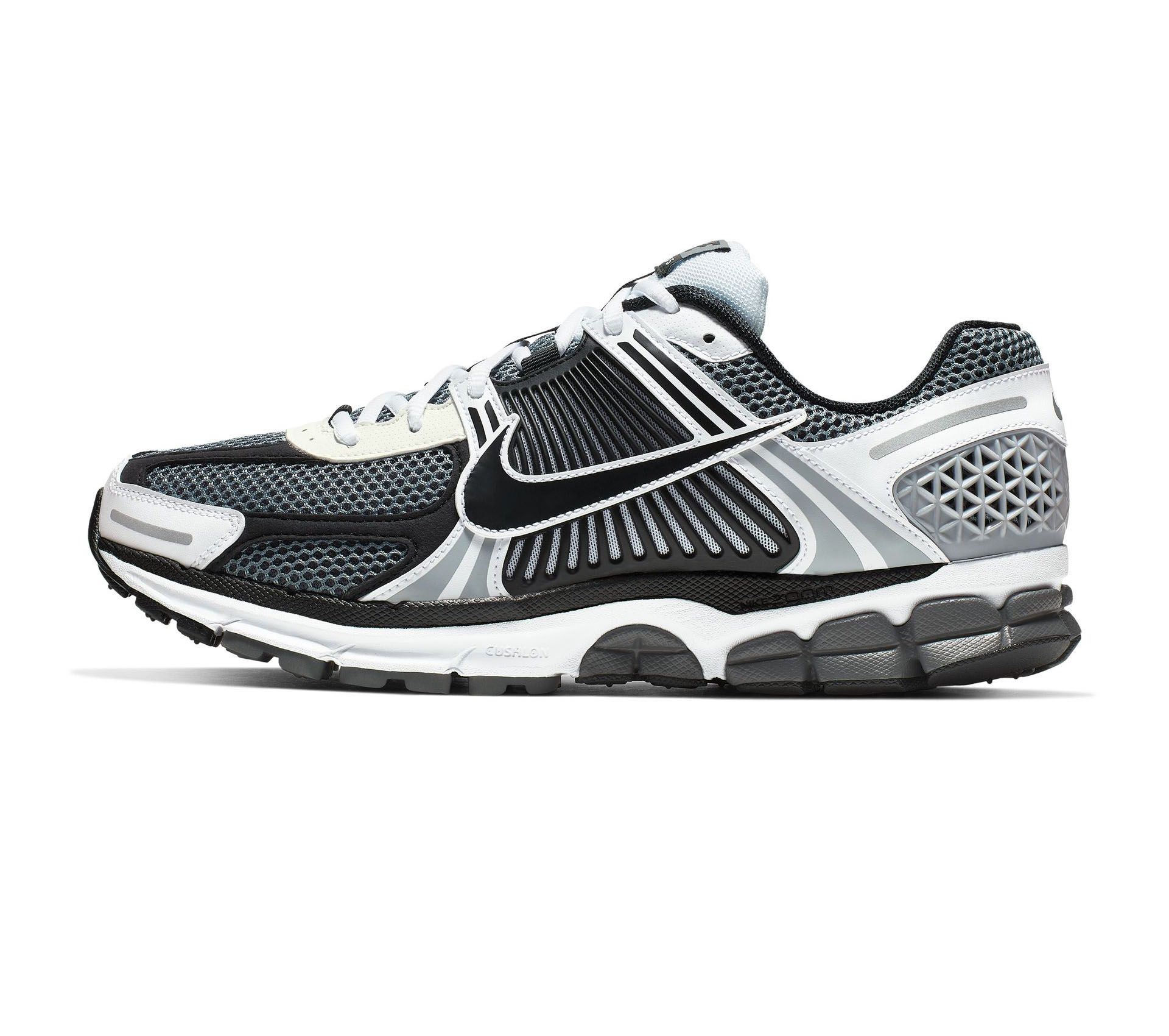 Image #1 of ZOOM VOMERO 5 SE SP BLACK METALLIC SILVER