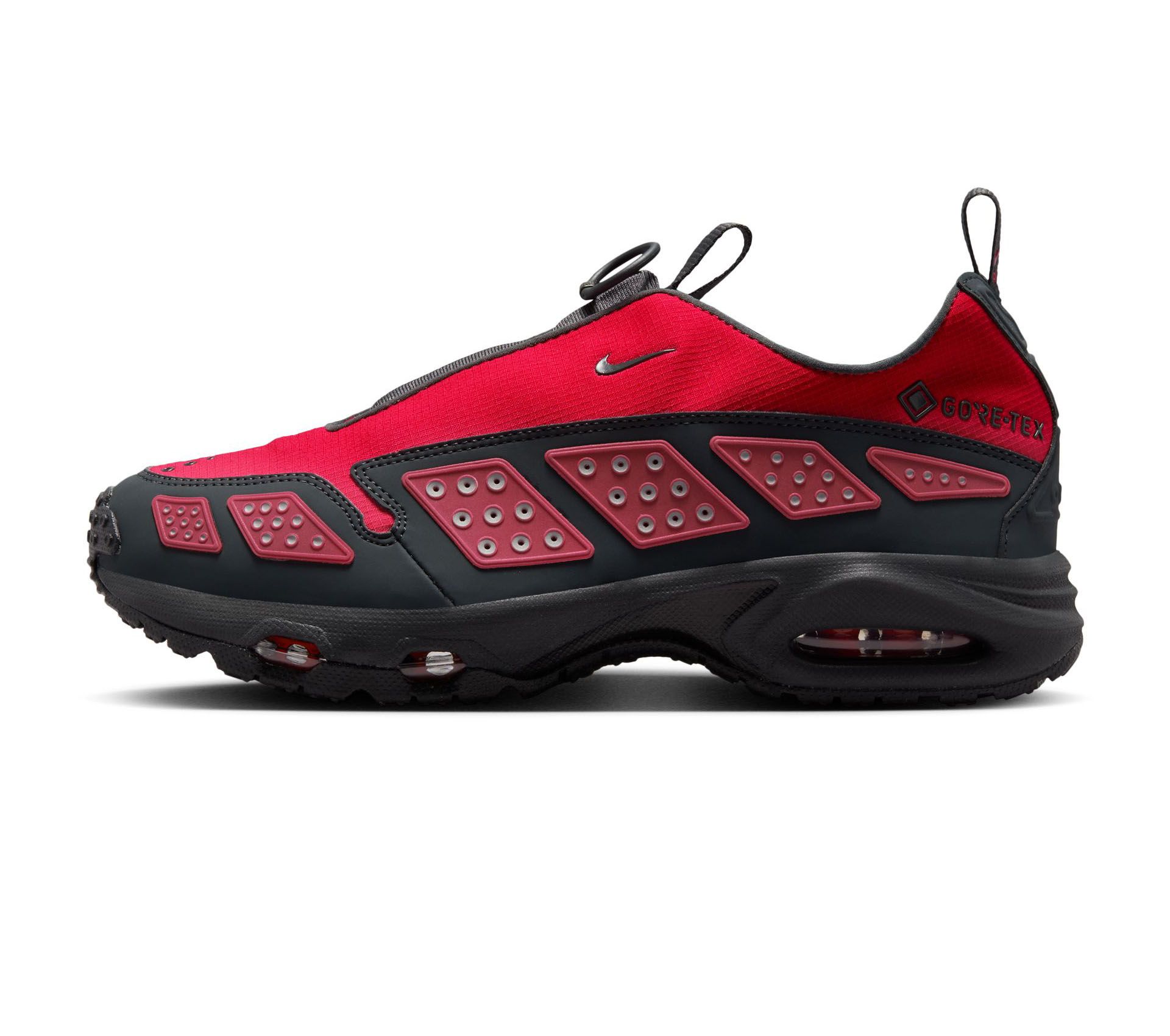 Image #1 of W AIR MAX SNDR GORE-TEX HYPER CRIMSON