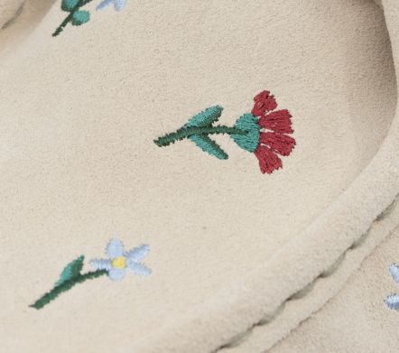 WALLABEE TAUPE EMBROIDERY